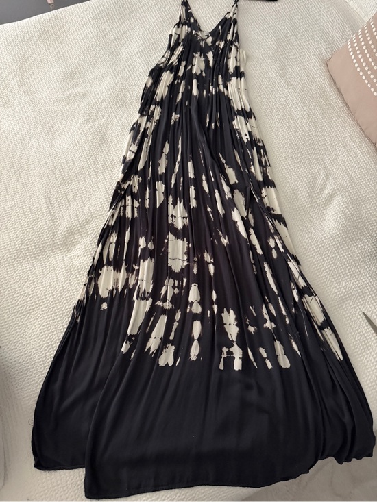 Young Fabulous & Broke Dresses & Skirts - Young Fabulous & Broke Black and Cream Tie-Dye Maxi Dress